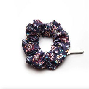 NWT Ring Bandits “The Bunchie” - Paisley w/bow